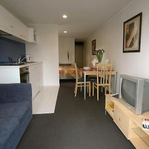 Economy Plus Studio